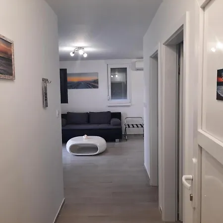 Luna Apartment *